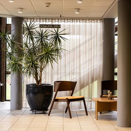 弗雷德里克六世酒店