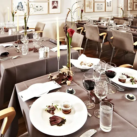 弗雷德里克六世酒店