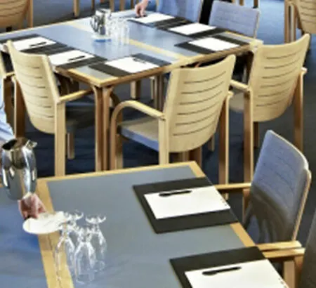 弗雷德里克六世酒店